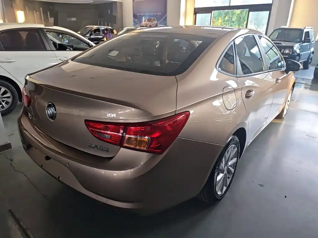 Buick Verano — миниатюра 7