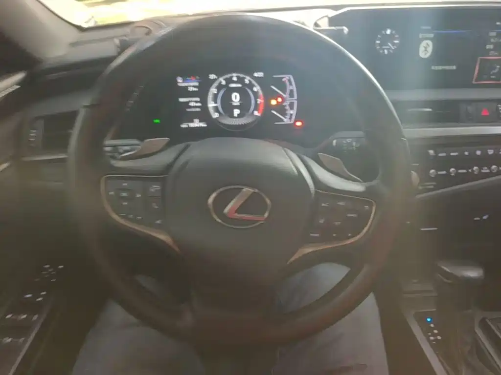 Lexus ES — миниатюра 11