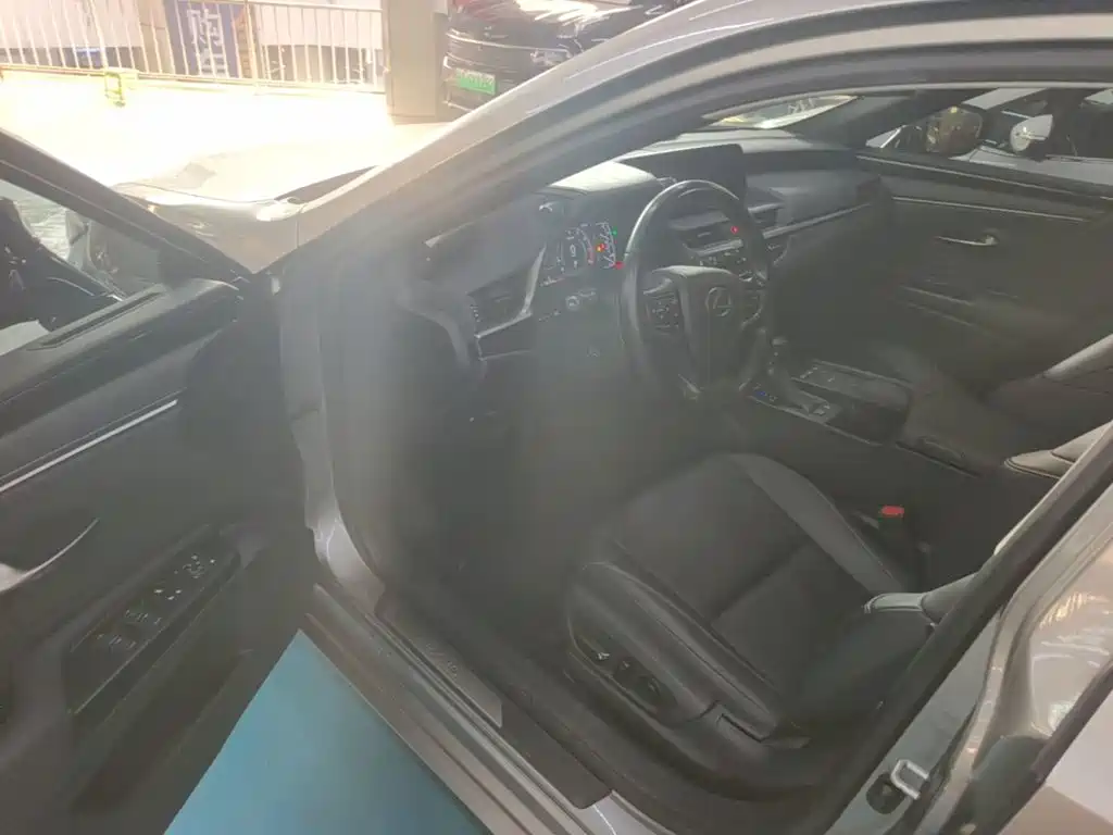 Lexus ES — миниатюра 16