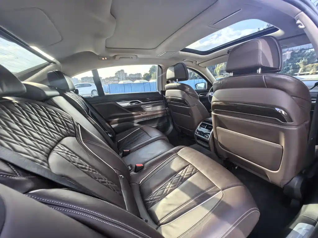 BMW 7 Series 7 2021 730Li Luxury
