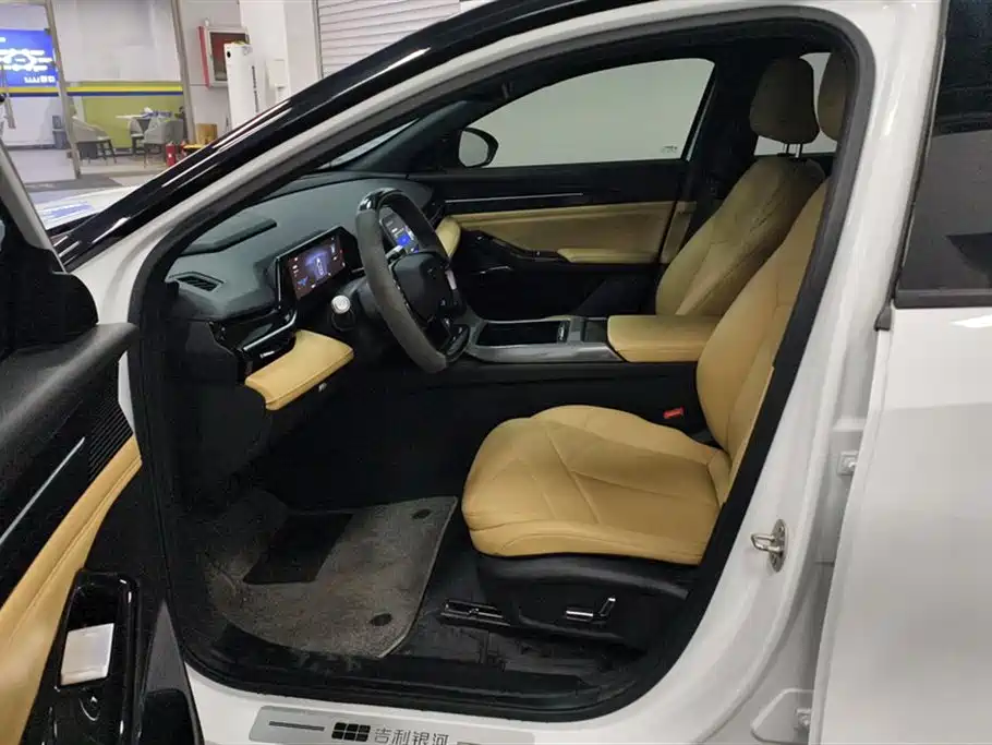 GEELY GALAXY GALAXY L6