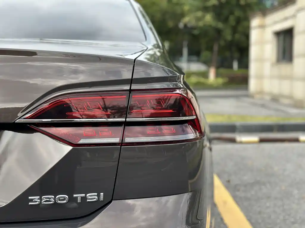Volkswagen Phideon — миниатюра 11