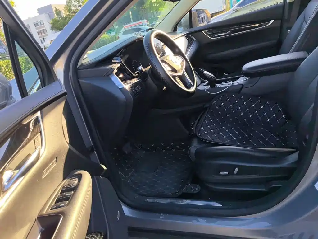 Cadillac XT5 — миниатюра 11