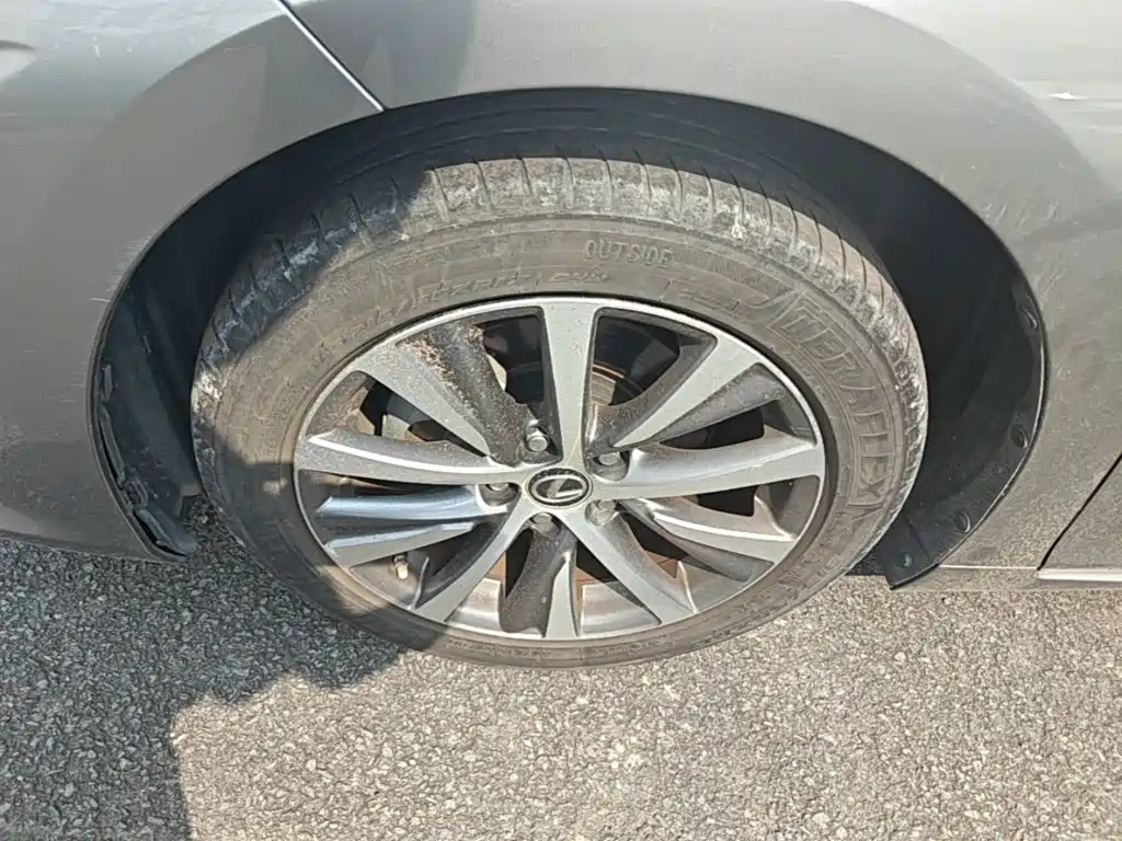 Lexus ES — миниатюра 23