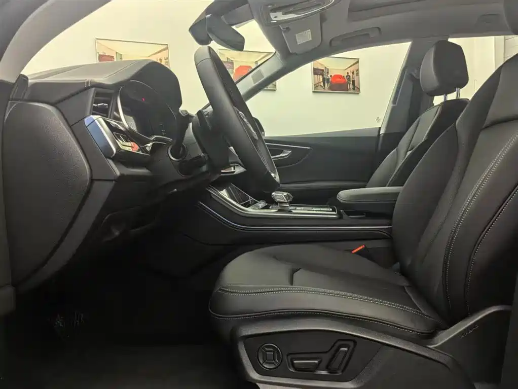Audi Q8 2024 55 TFSI Luxury