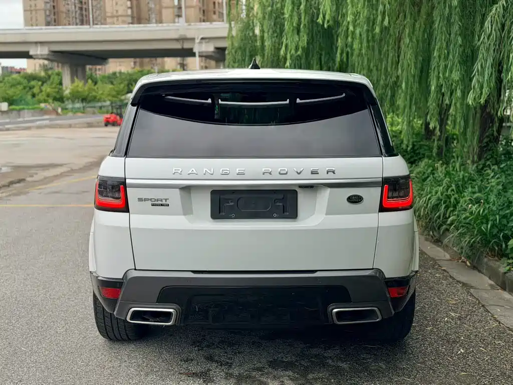 Land Rover Sport PHEV — миниатюра 10