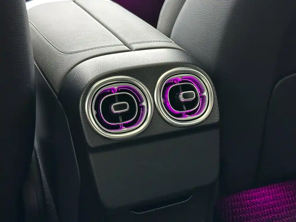 Mercedes-Benz C-Class — миниатюра 18