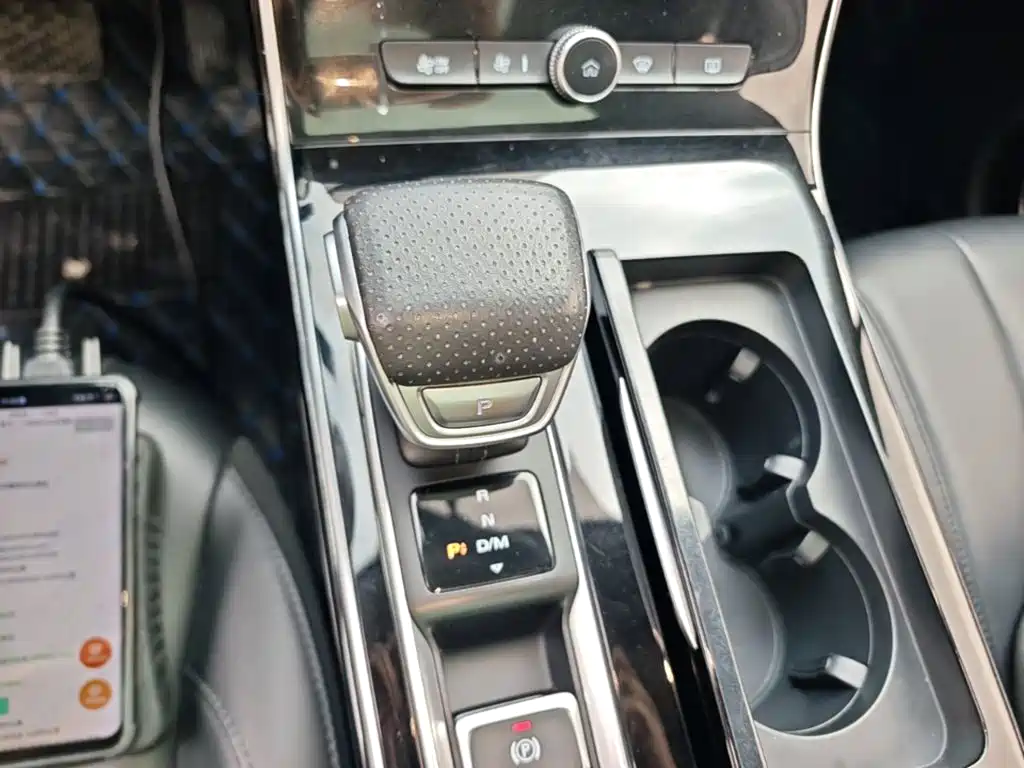 Roewe RX5 MAX — миниатюра 14