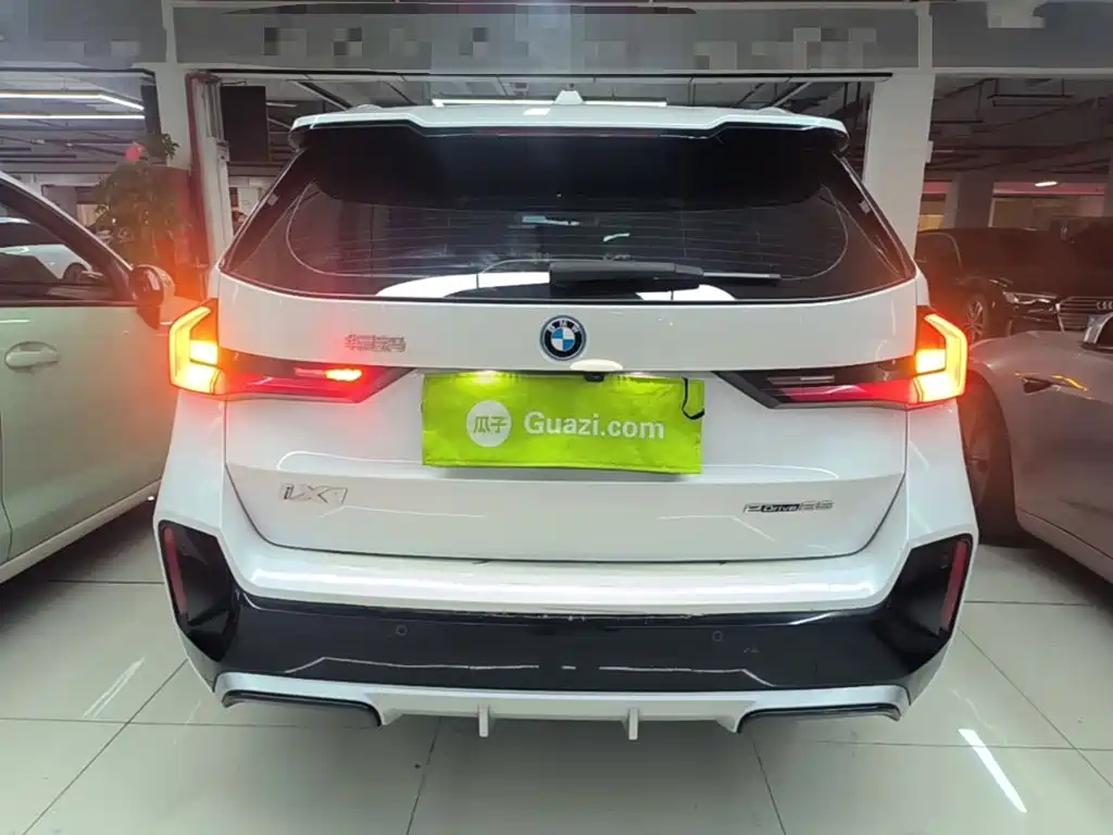 BMW iX1 — миниатюра 6