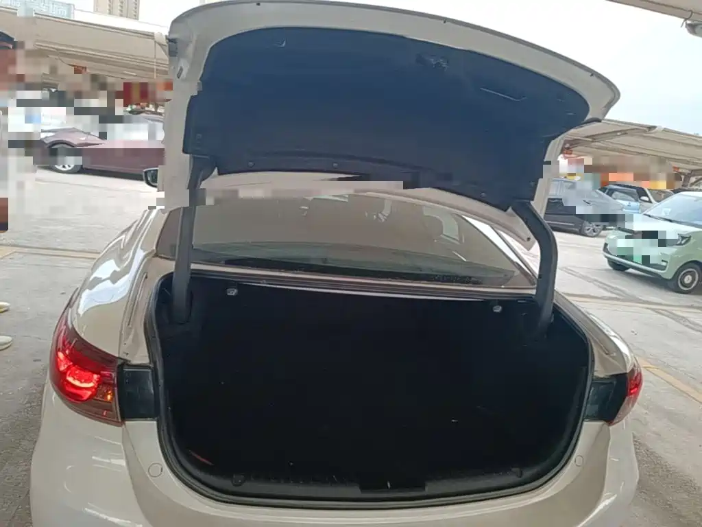 Mazda Atenza — миниатюра 19
