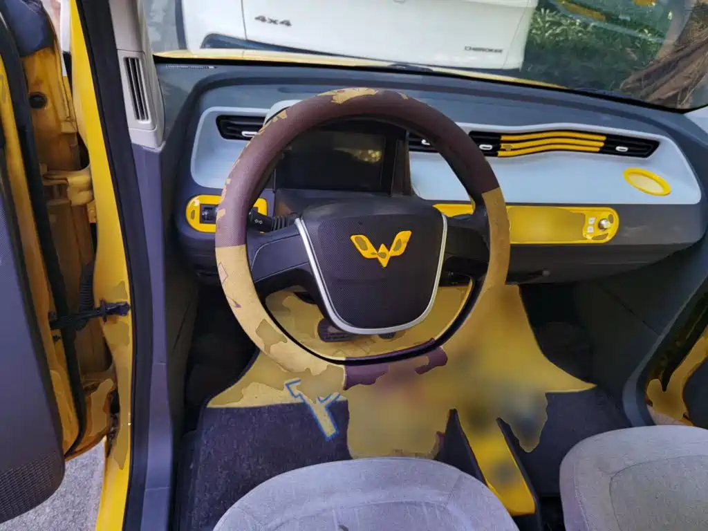 Wuling MINIEV — миниатюра 6