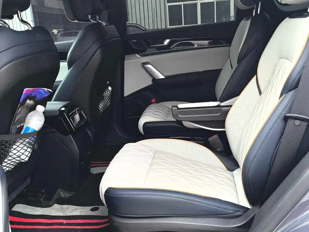 BYD Tang New Energy — миниатюра 8
