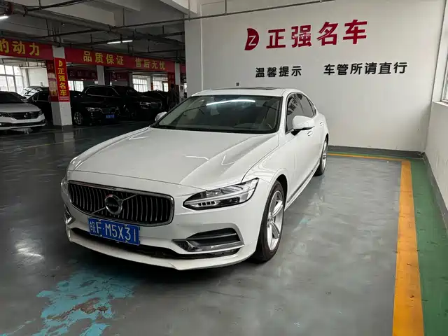 Volvo S90
