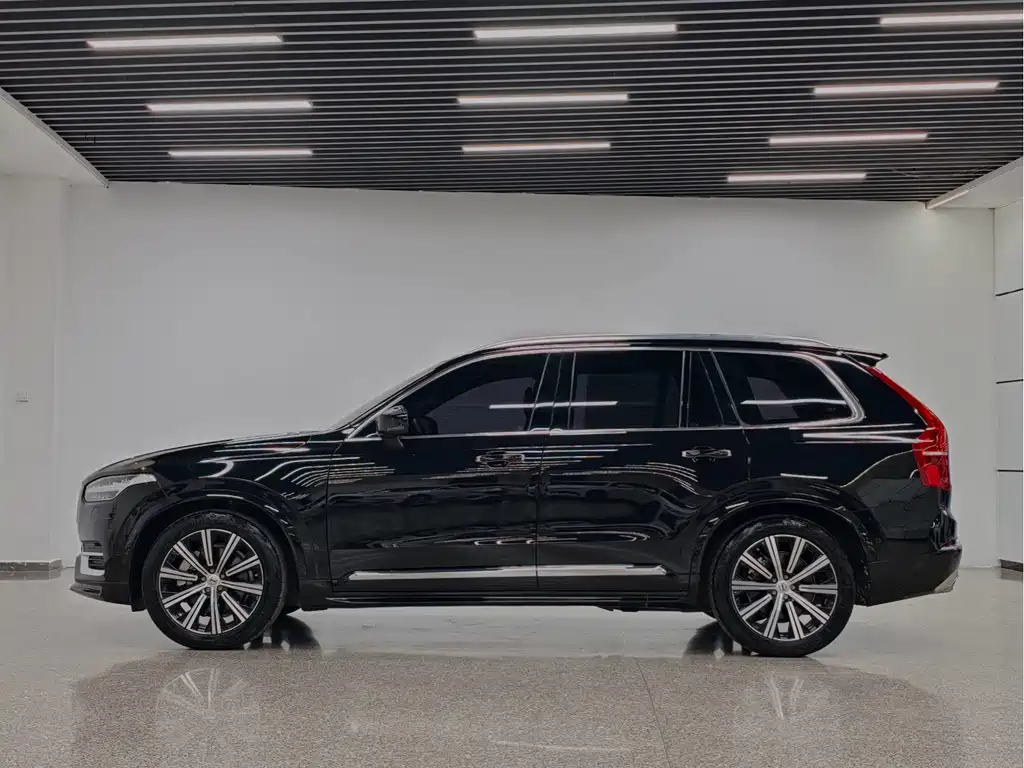 Volvo XC90 2021 B6 Luxury 7 мест