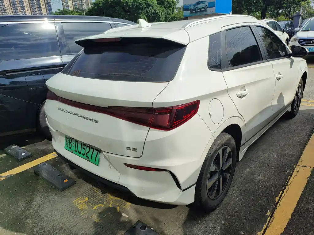 BYD E2 2023 Luxury