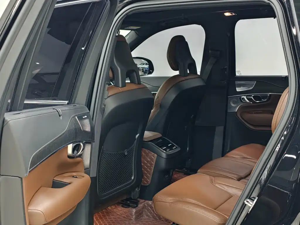 Volvo XC90 2021 B6 Luxury 7 мест