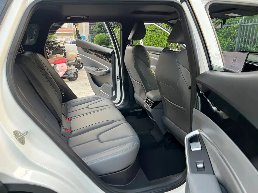 Geely Boyue — миниатюра 9