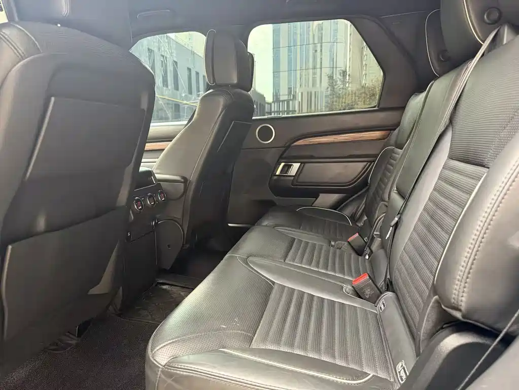 Land Rover Discovery — миниатюра 6