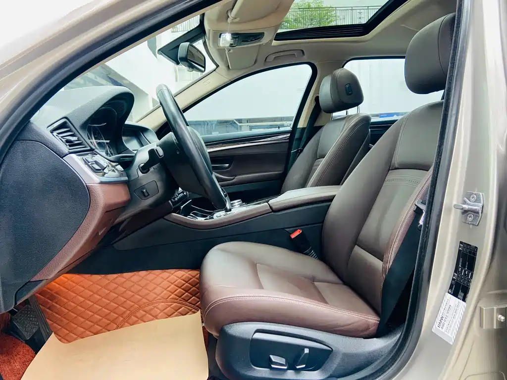 BMW 5 Series — миниатюра 10