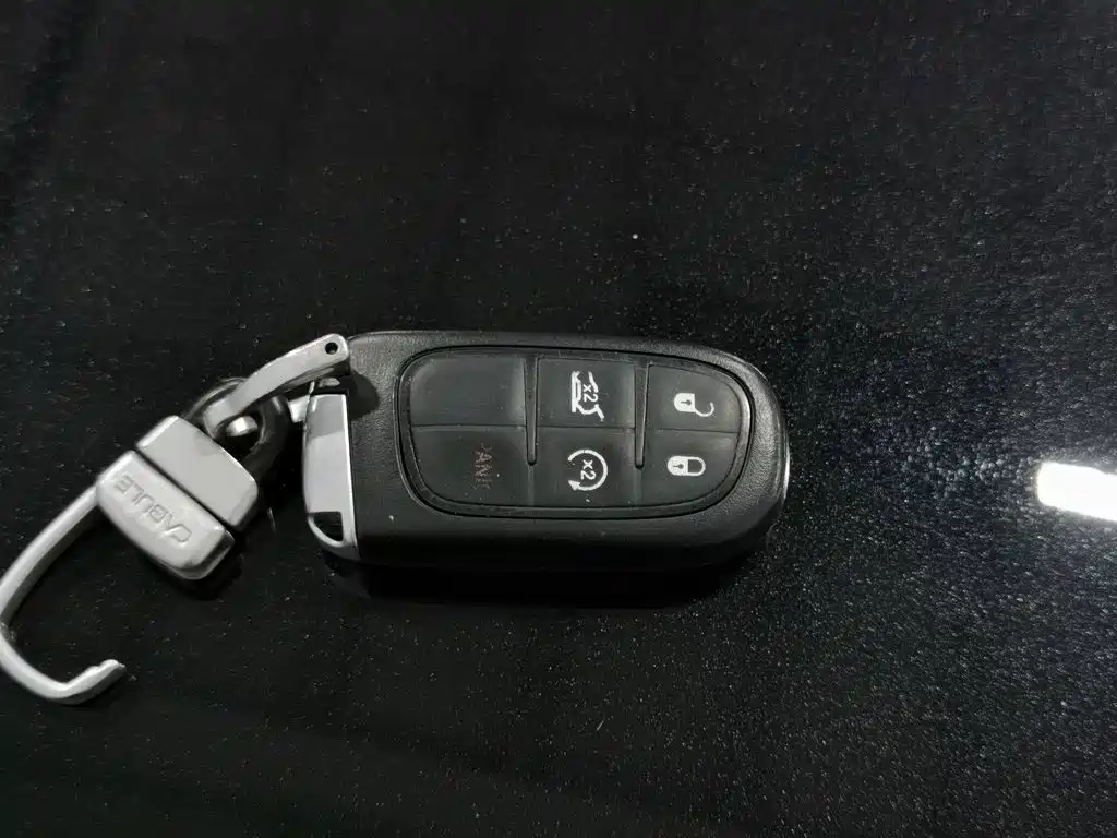Jeep Grand Commander — миниатюра 19