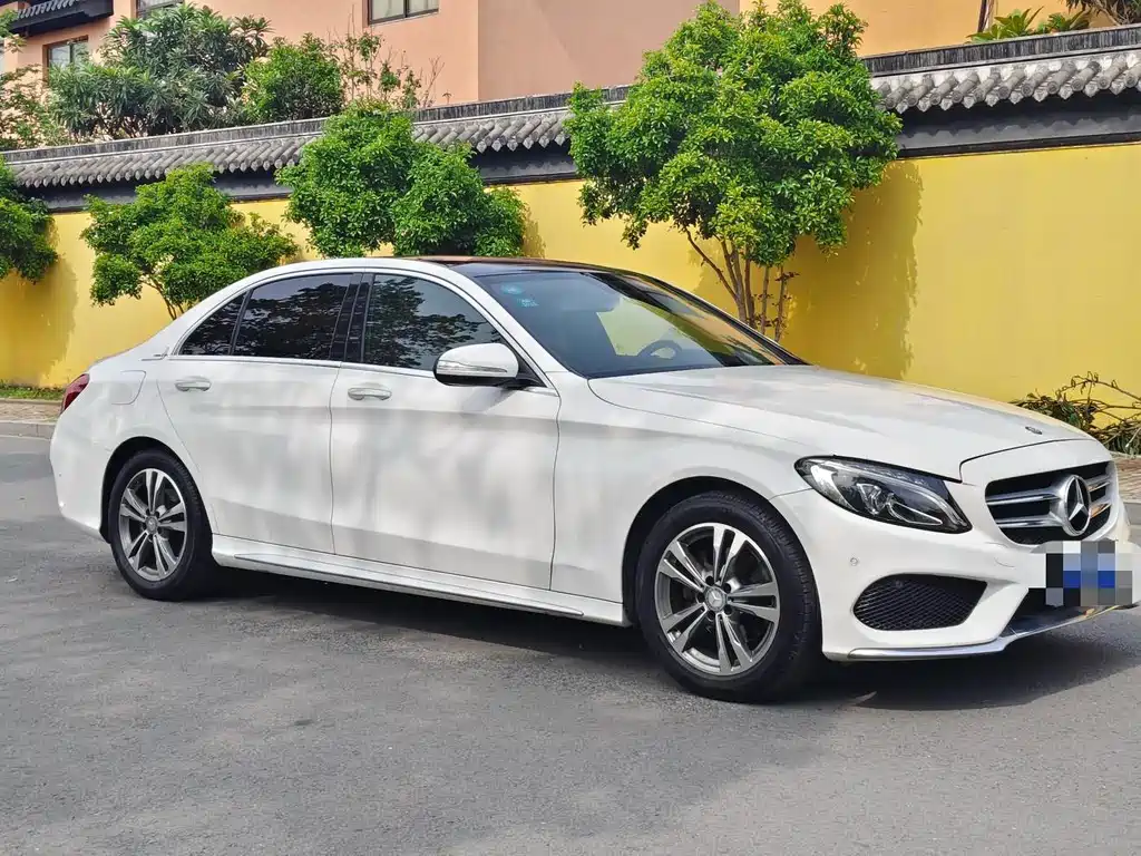 Mercedes-Benz C-Class — миниатюра 5