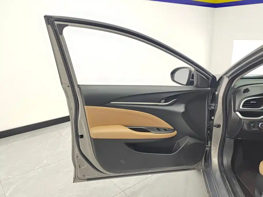 Buick Excelle — миниатюра 7