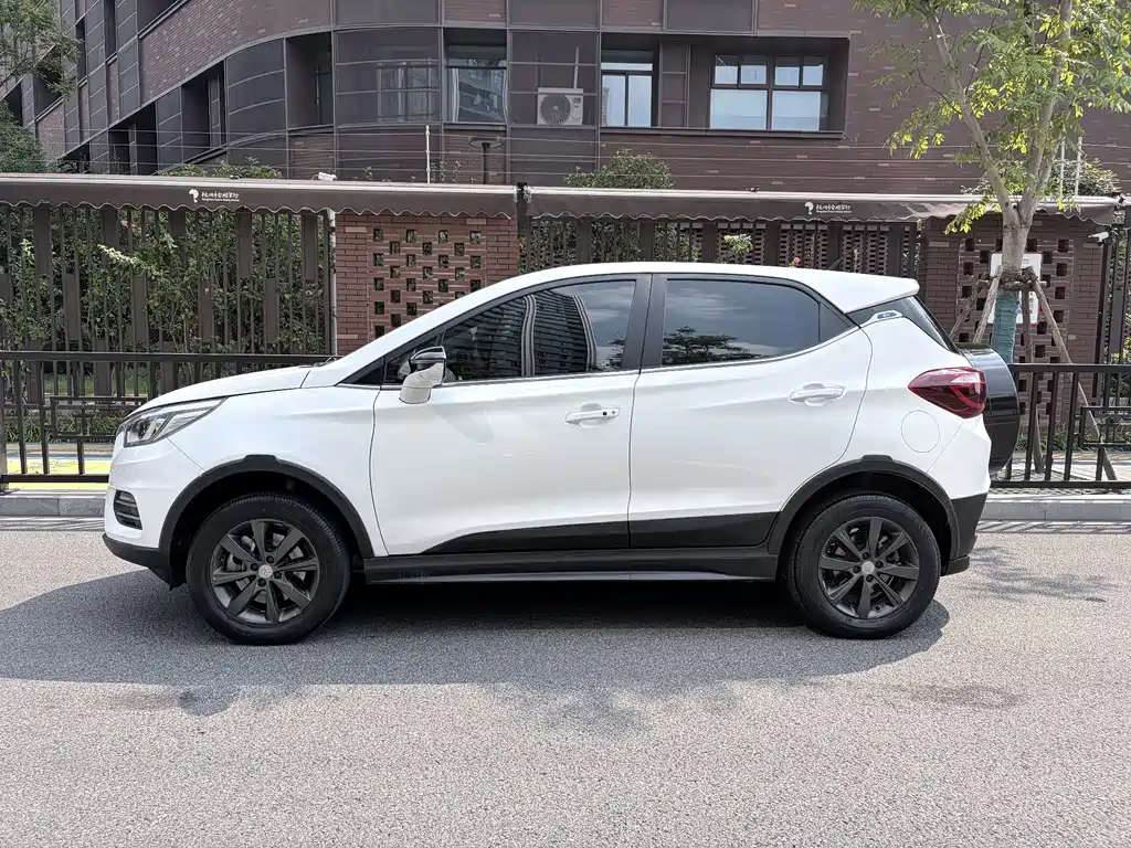BYD Yuan EV — миниатюра 4