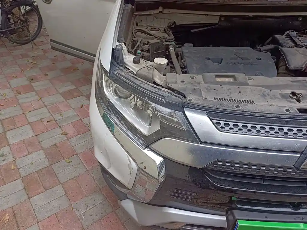 Mitsubishi Outlander — миниатюра 7