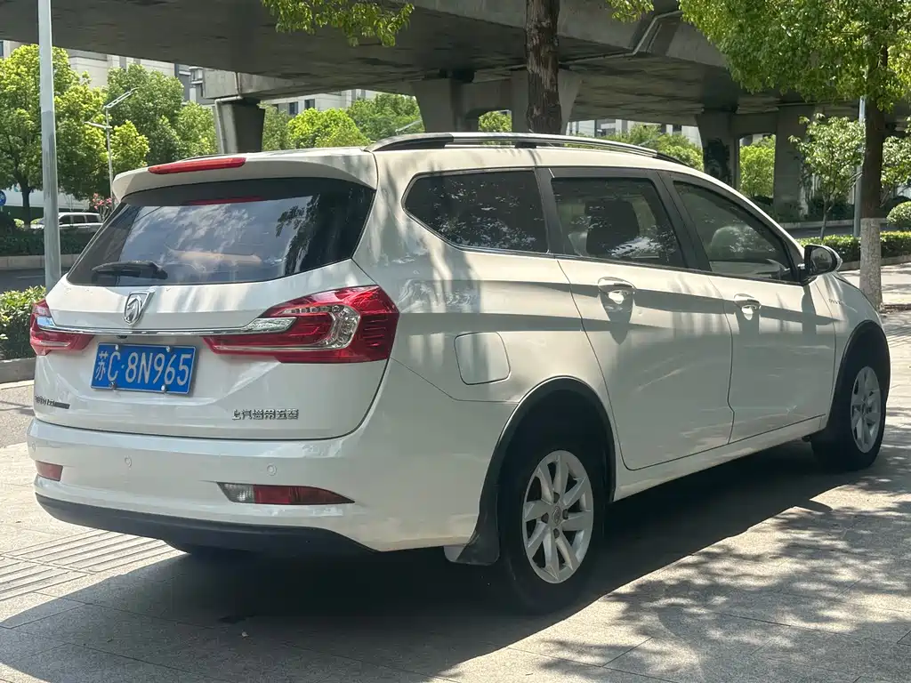 Baojun 310W — миниатюра 5