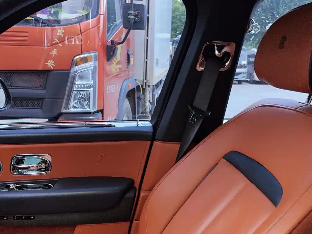 Rolls-Royce Cullinan — миниатюра 4