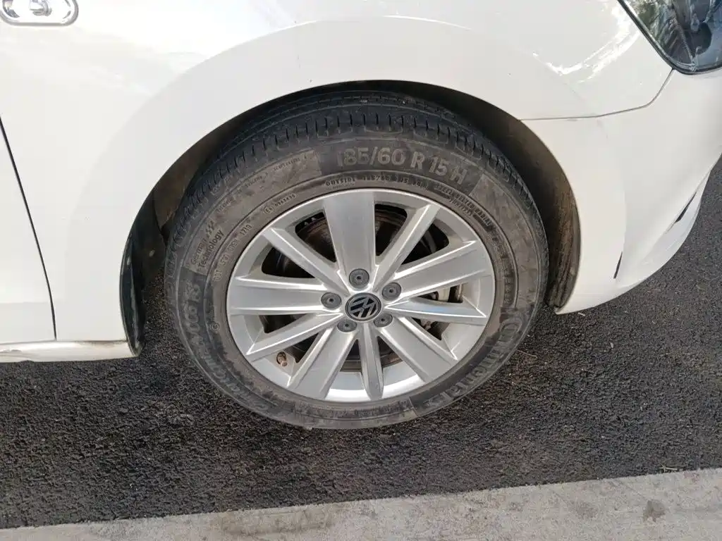 Volkswagen Jetta — миниатюра 8