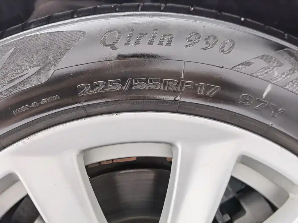 BMW 5 Series — миниатюра 24