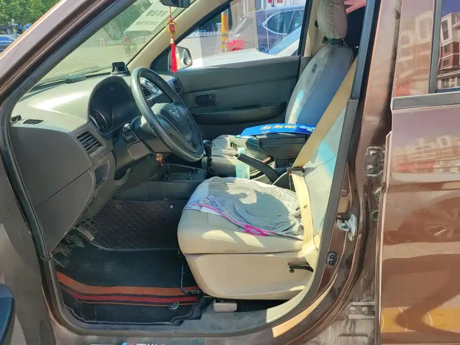 Wuling Hongguang — миниатюра 9