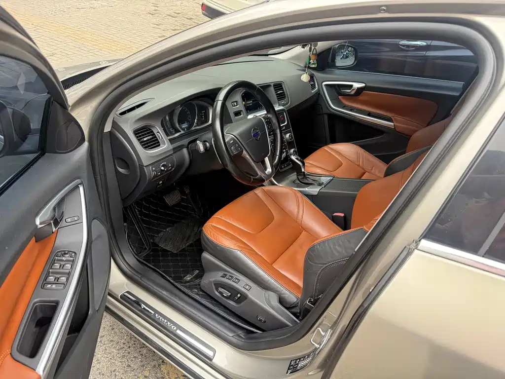 Volvo V60 — миниатюра 6