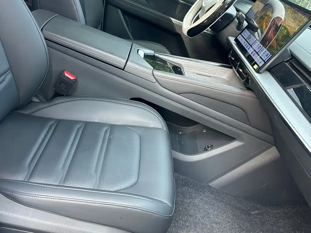 Dongfeng eπ007 2024 200