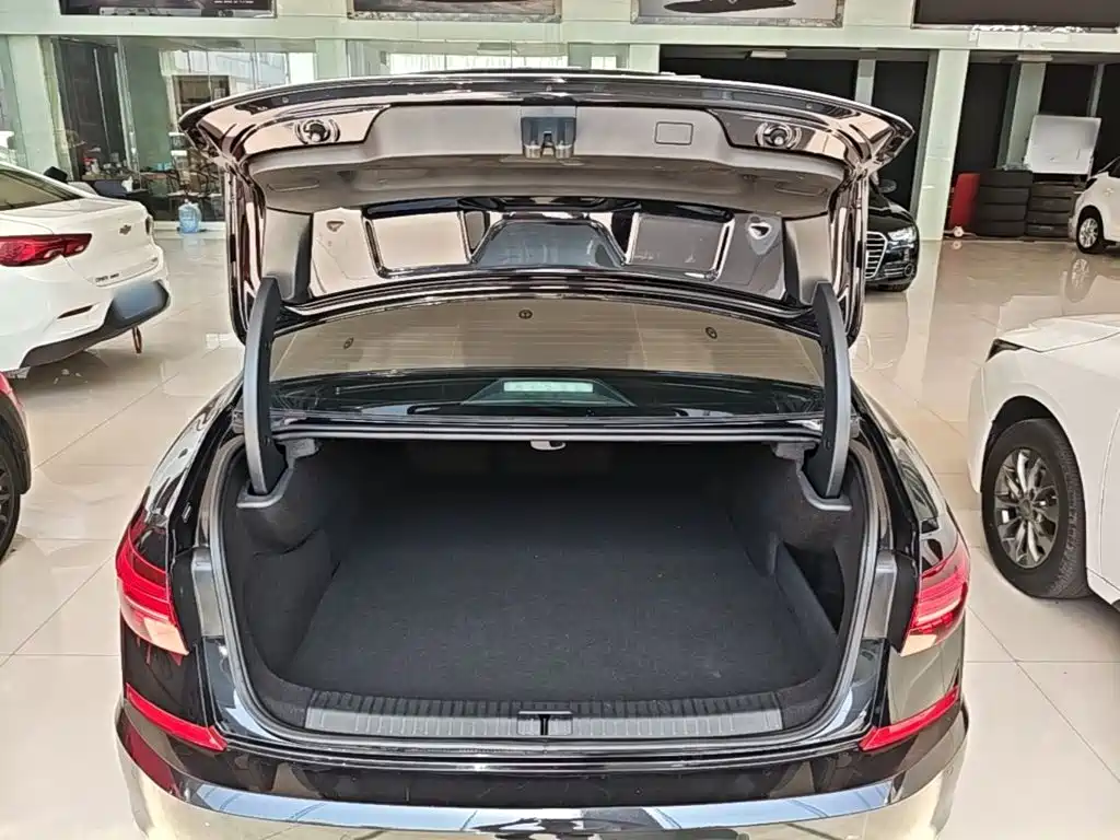 Volkswagen Passat PHEV — миниатюра 19