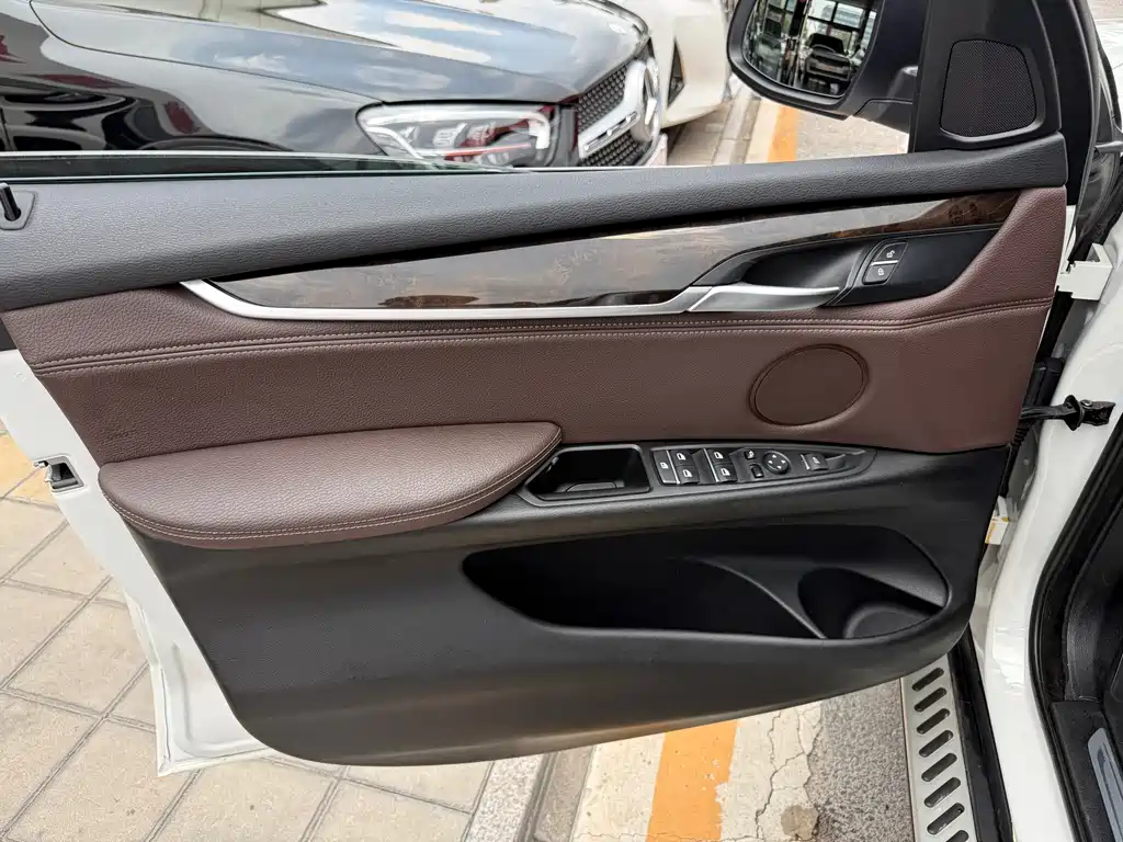 BMW X5 (Import) — миниатюра 6