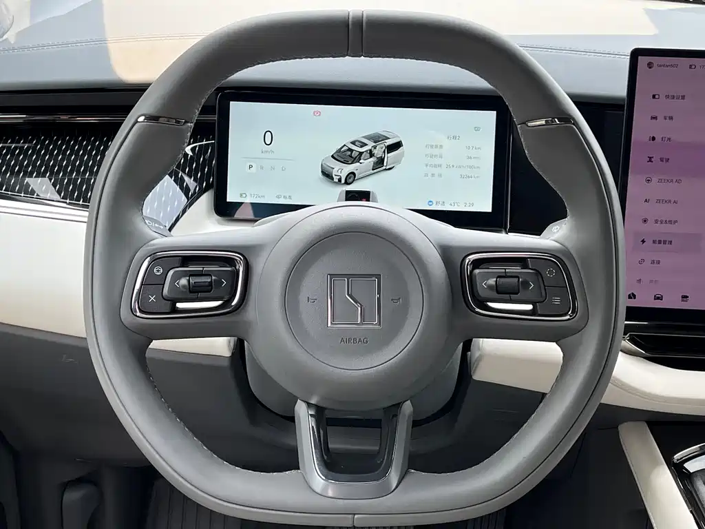 Zeekr 009 2024 мест 108kWh
