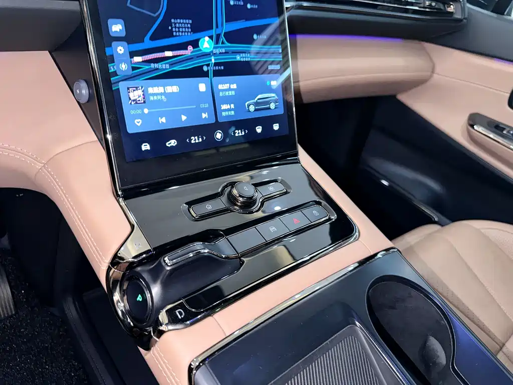NIO ES8 — миниатюра 11