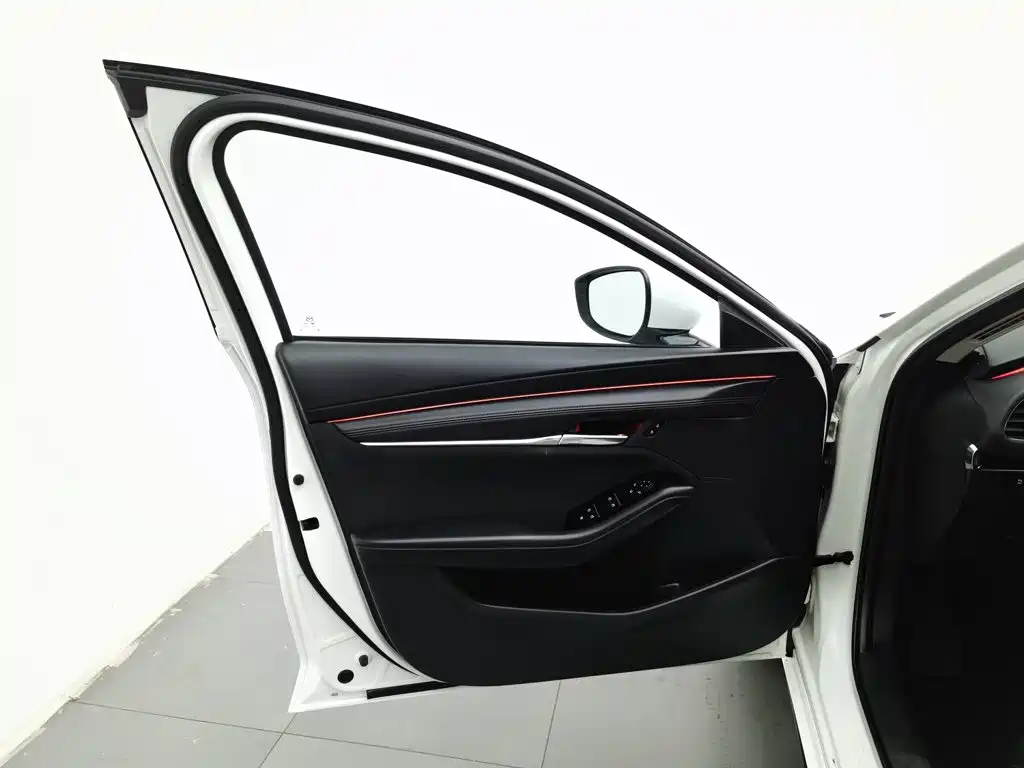 Mazda 3 Axela — миниатюра 8
