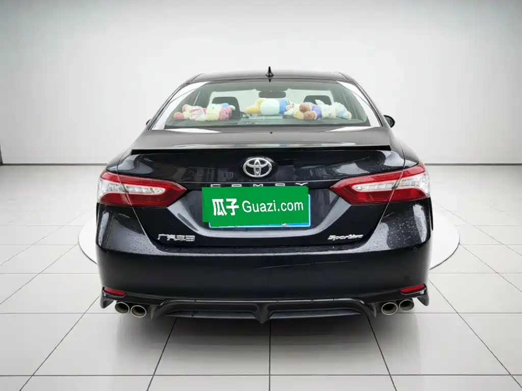 Toyota Camry — миниатюра 5