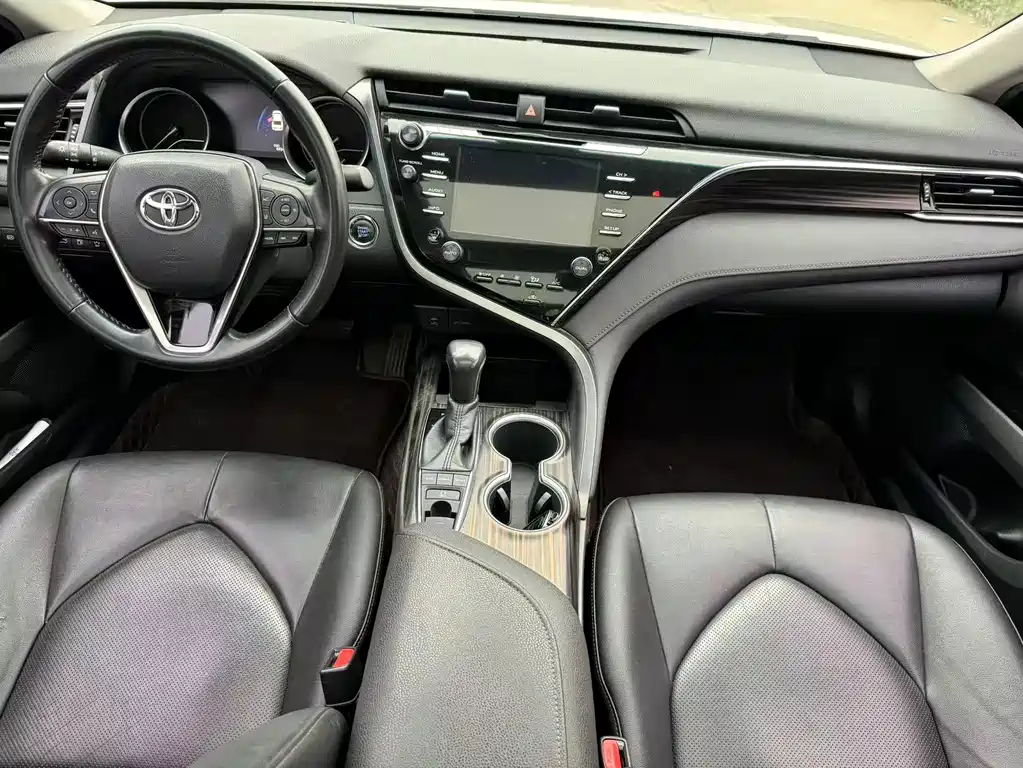 Toyota Camry 2018 2.5G Luxury