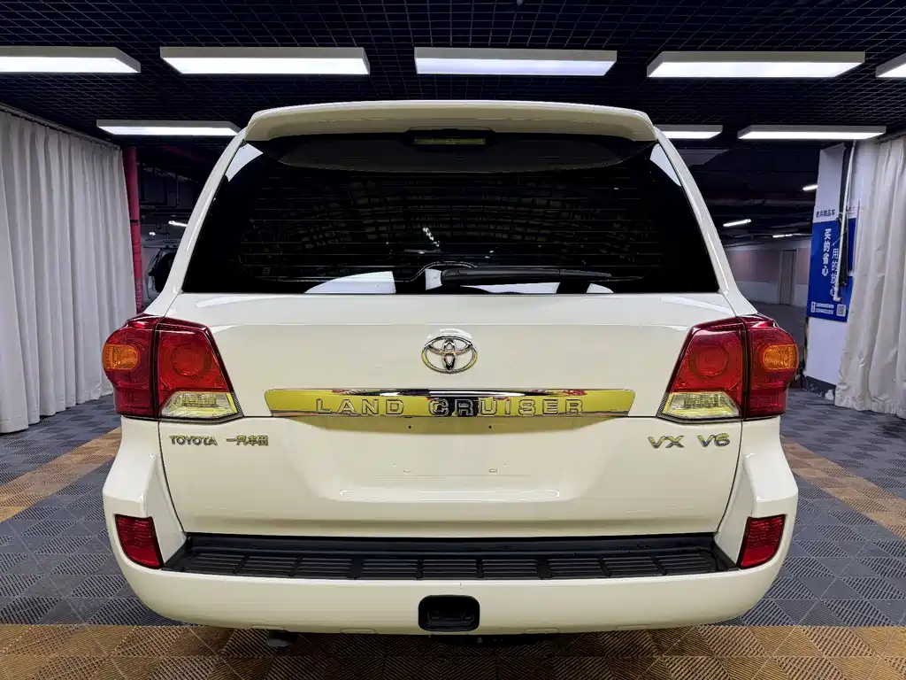 Toyota Land Cruiser 2012 4.0L AT VX