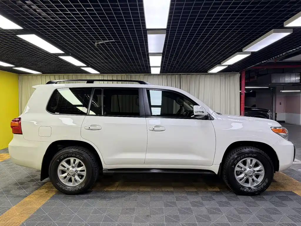 Toyota Land Cruiser 2012 4.0L AT VX