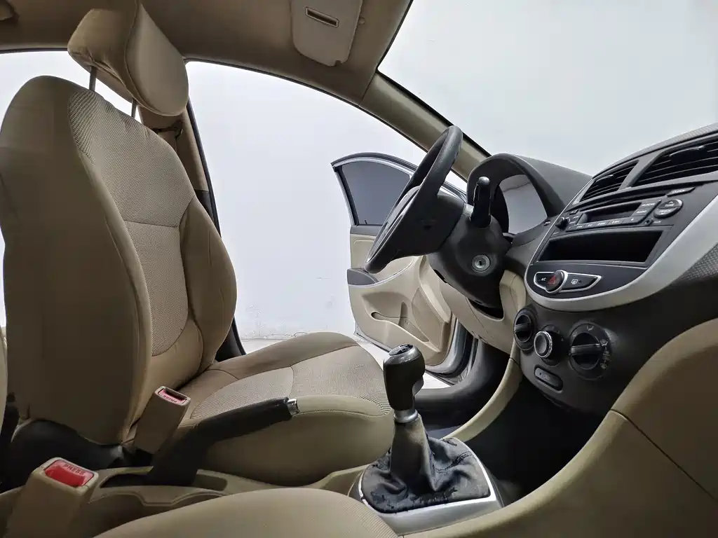 Hyundai Verna — миниатюра 14