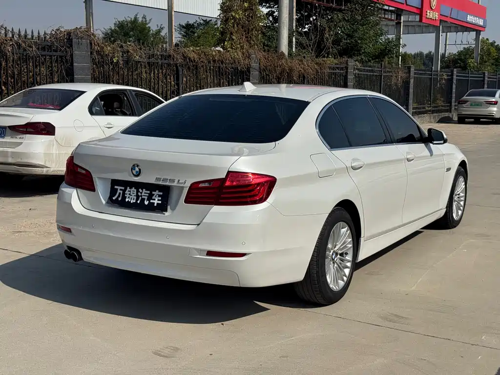 BMW 5 Series — миниатюра 6