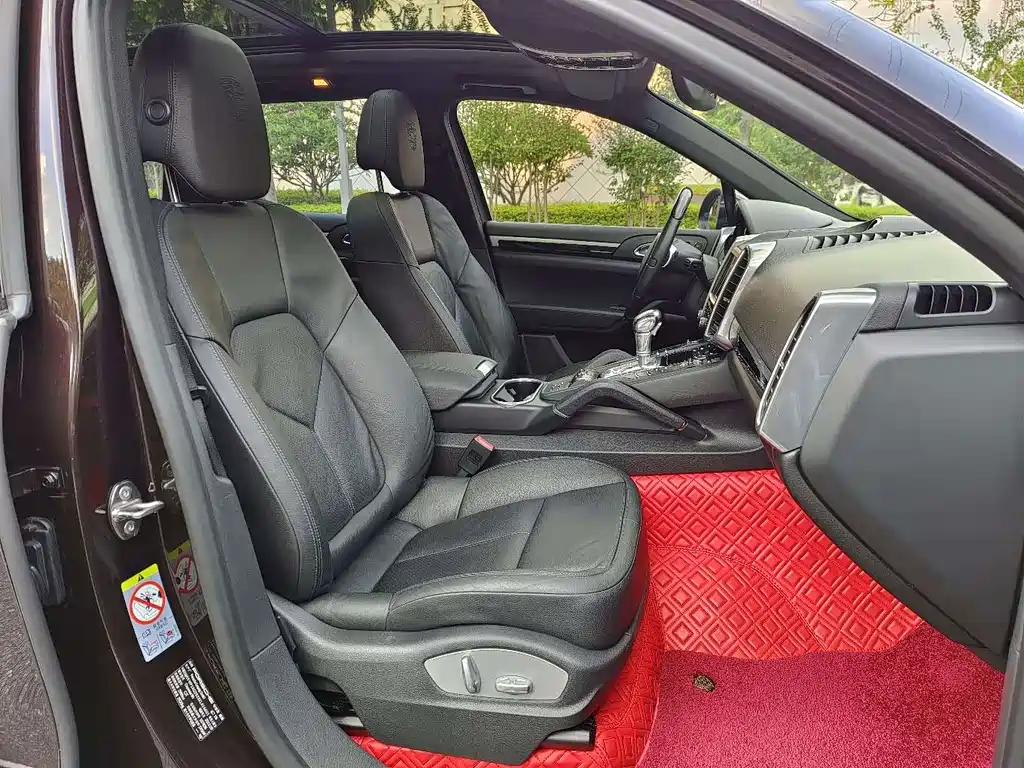 Porsche Cayenne — миниатюра 18