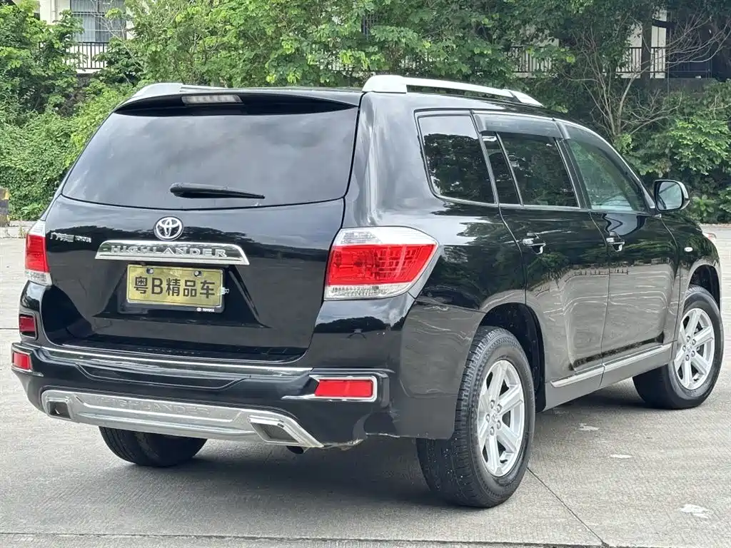 Toyota Highlander 2012 2.7L 7 мест Elite