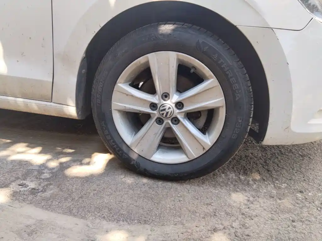 Volkswagen Jetta — миниатюра 8