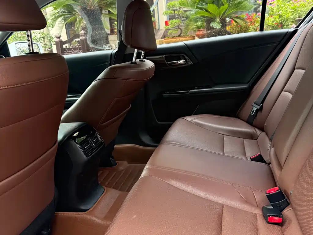 Honda Accord — миниатюра 5